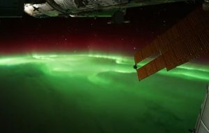 aurora-boreale-dallo-spazio