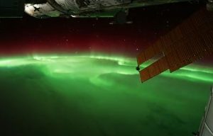 aurora-boreale-dallo-spazio