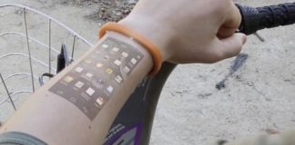 Uno smatphone touchscreen… sul braccio! [VIDEO]