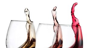 Trasformare l’acqua in vino? Due enologi inventano un metodo per farlo in 15 minuti!!