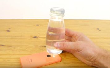bottiglietta d'acqua smartphone