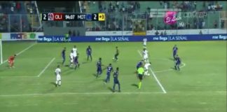 Incredibile in Honduras! Tifoso entra in campo e segna, l’arbitro convalida! [VIDEO]