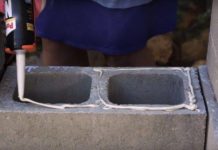 blocchi cemento divano piante video