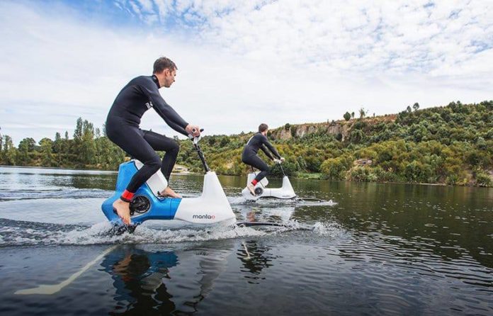 bicicletta per pedalare in vasche di acqua