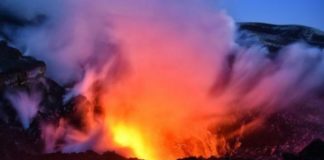 L’Etna sta affondando in mare! Potrebbe provocare uno tsunami!! [VIDEO]